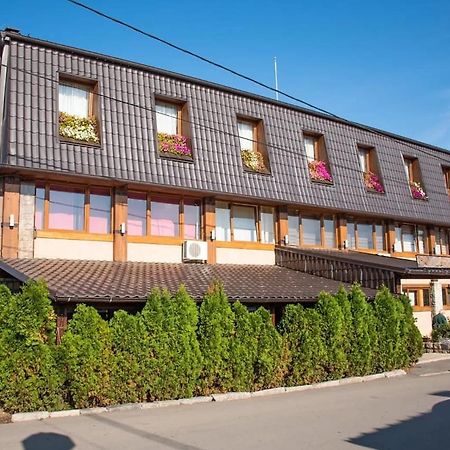 Hotel VIR Velika Plana Exterior foto